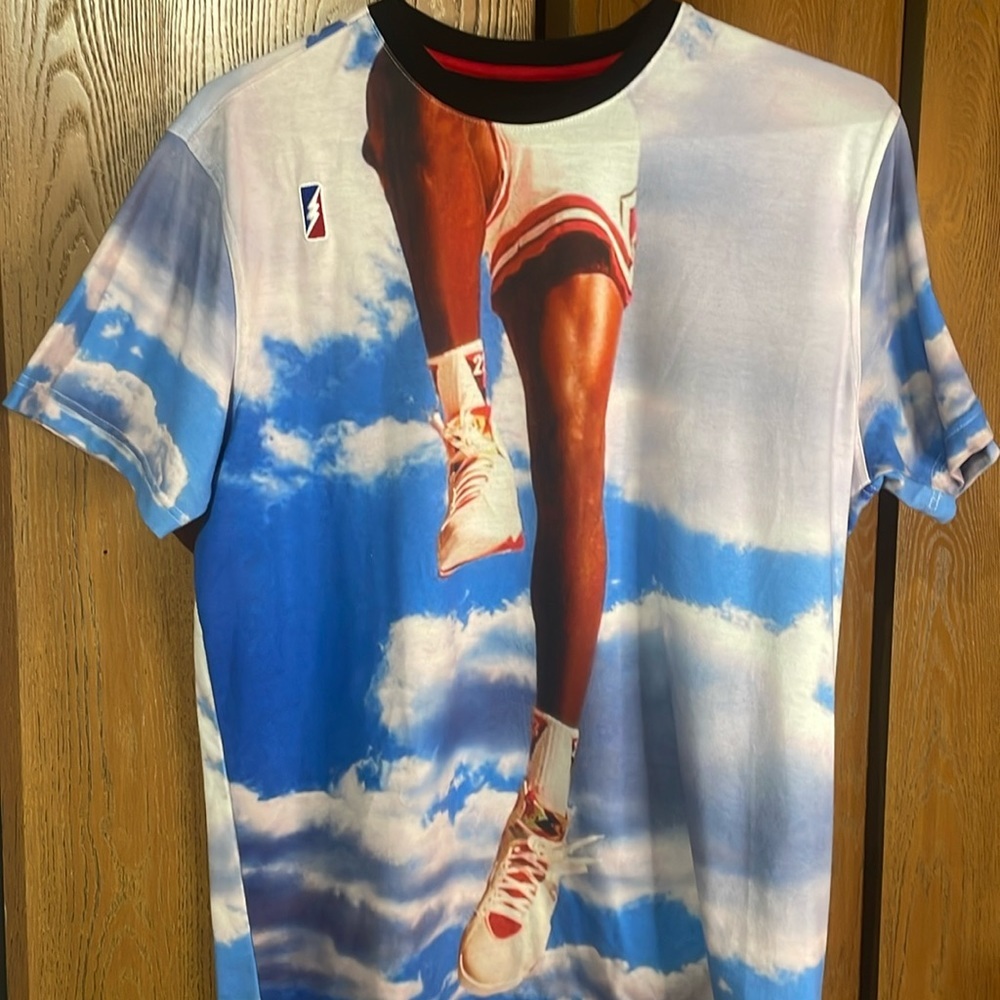 Post Game - Michael Jordan - Picture 1 of 6
